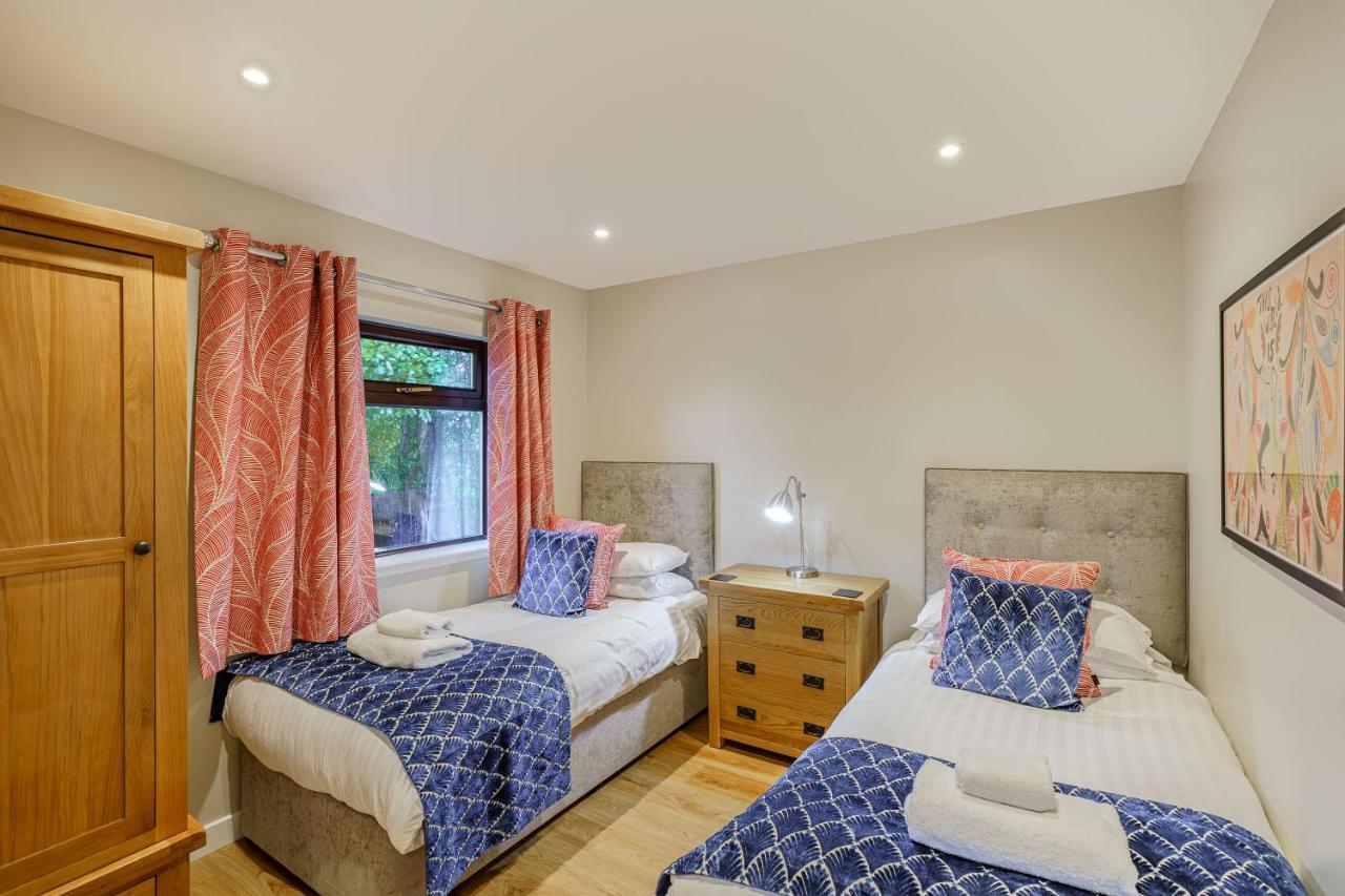 Birch Lodge 13 With Hot Tub Newton Stewart Exterior photo